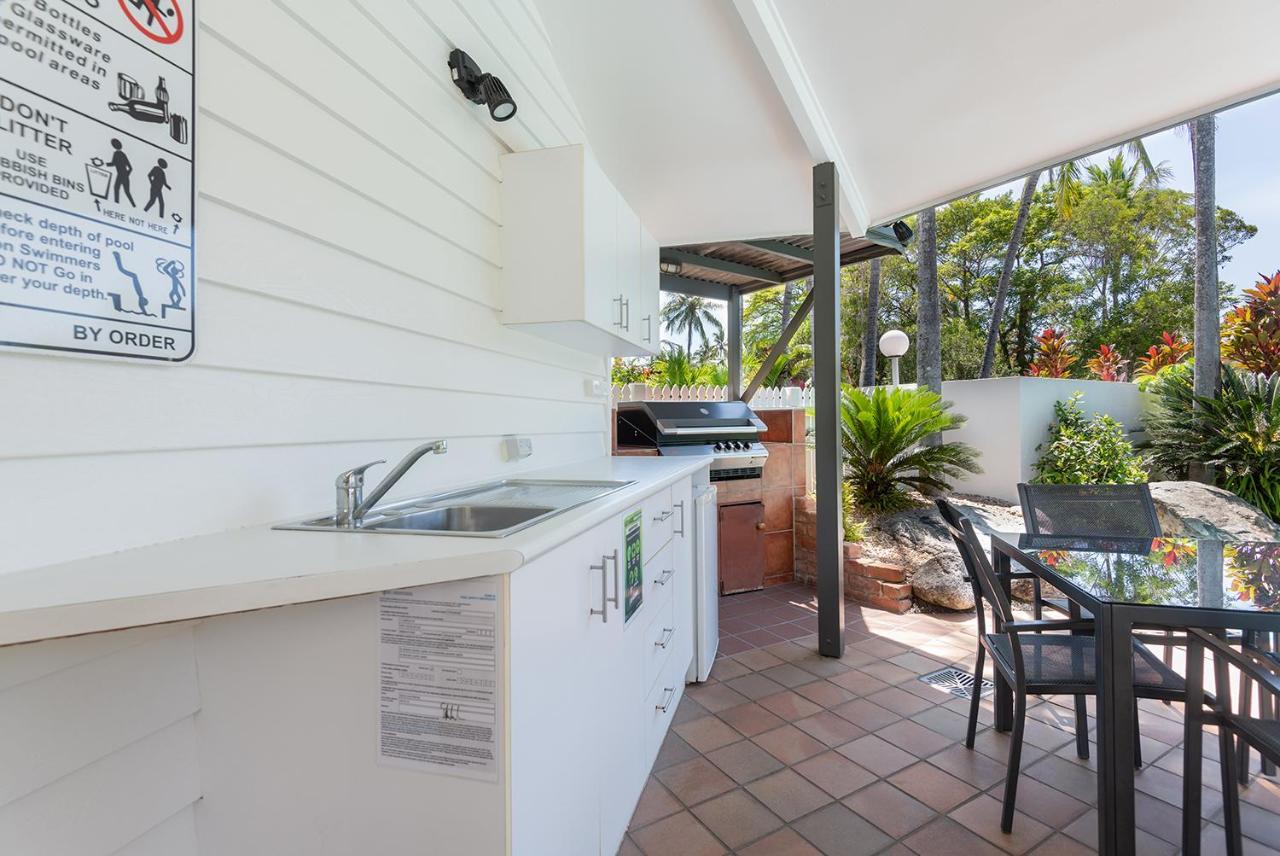 Garrick House Aparthotel Port Douglas Exterior photo